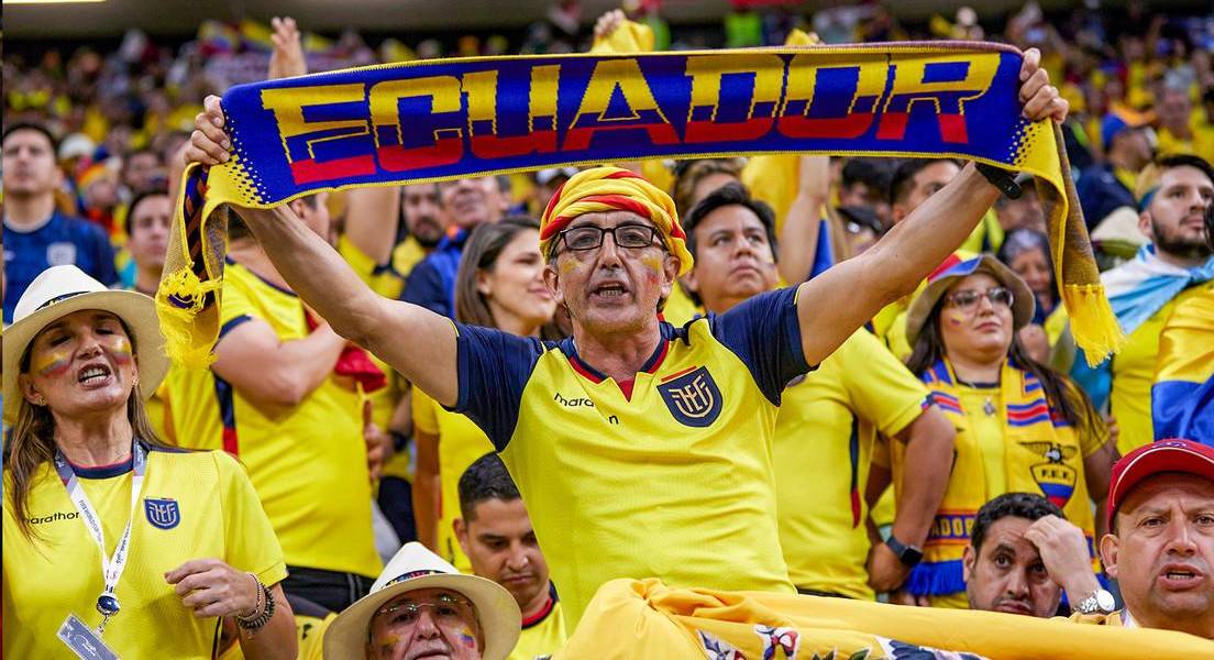 Hinchas ecuatorianos realizaron un banderazo previo al debut por la Copa América
