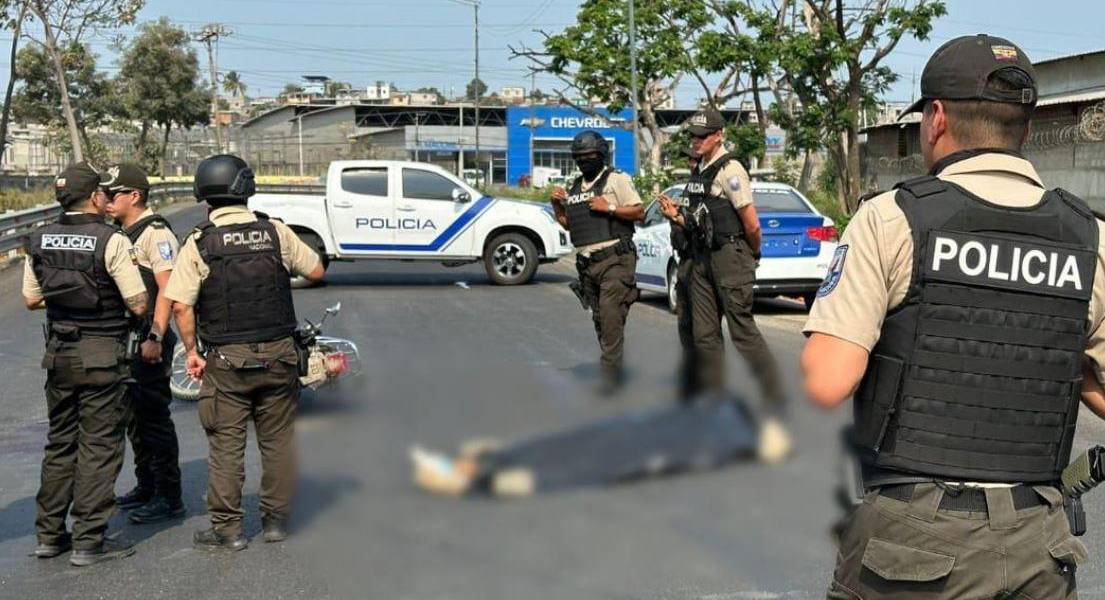 Un delincuente fue abatido y otro quedó herido tras intento de robo a conductor en Guayaquil