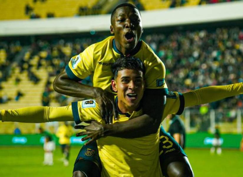 Kendry Páez anotó el primer gol del encuentro entre Ecuador y Bolivia.