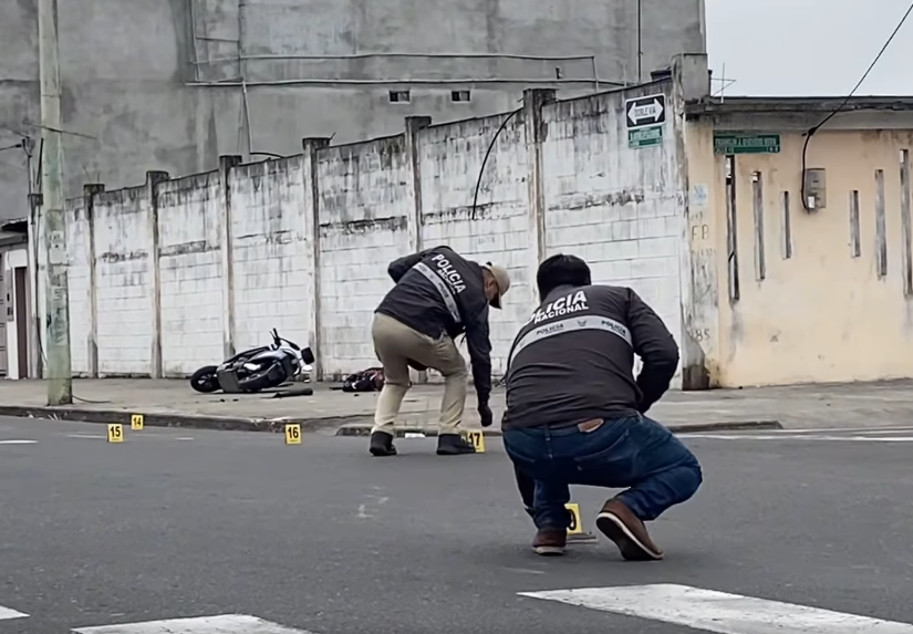 Imagen de un asesinato en el barrio Miraflores, de la ciudad de Machala, el 5 de octubre del 2024.