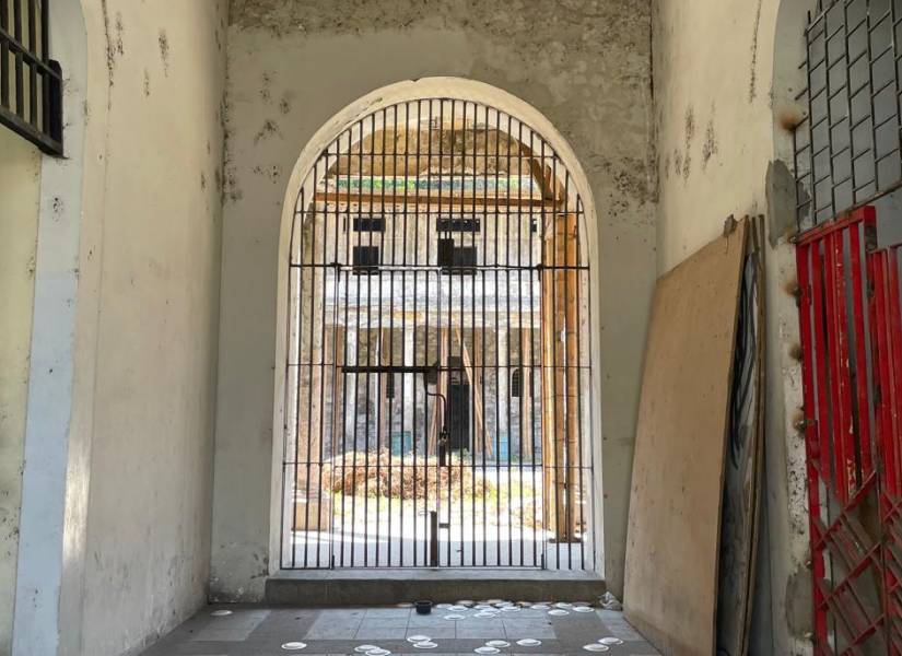 Imagen de julio de 2024. Ingreso de la antigua cárcel municipal de Guayaquil.