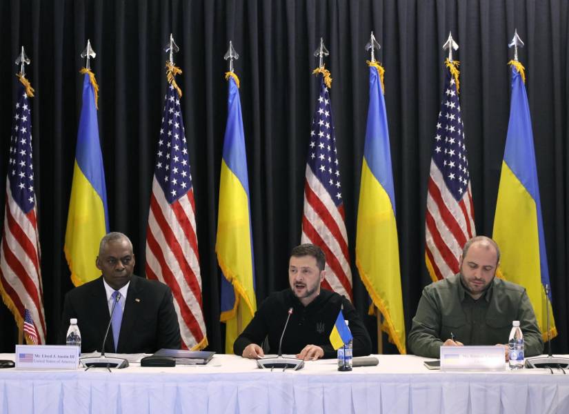 El presidente de Ucrania, Volodímir Zelenski, durante la reunión en la base aérea alemana de Ramstein.