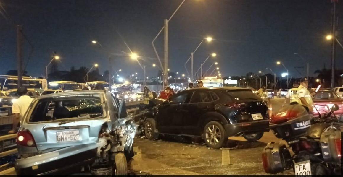 Un fallecido y un herido tras siniestro de tránsito en el Puente de la Unidad Nacional