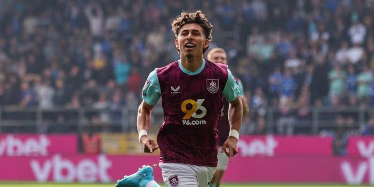 Jeremy Sarmiento anota en el triunfo del Burnley inglés