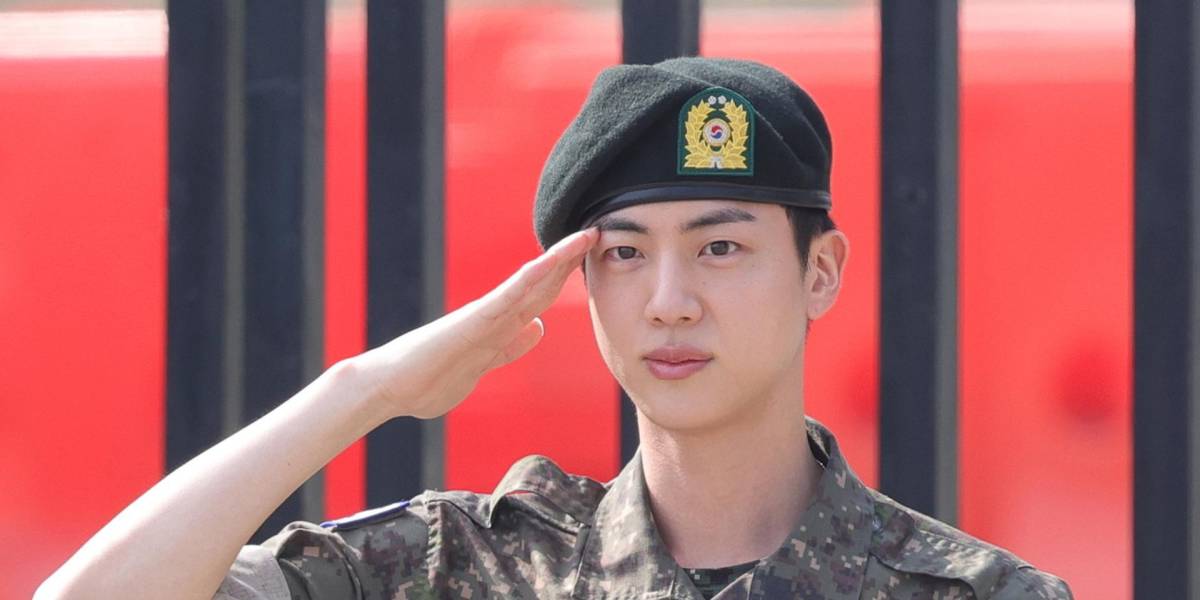 Jin, de BTS, se despide del servicio militar y recibe cálida bienvenida de su grupo musical