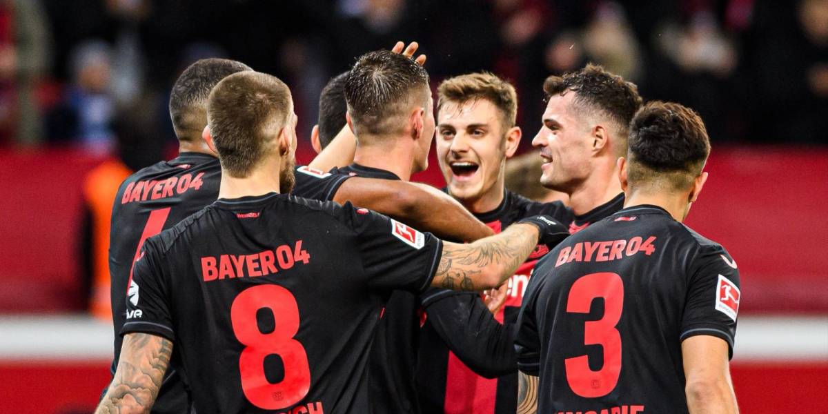 El Bayer Leverkusen, con Piero Hincapié de titular, goleó 4-0 al Bochum