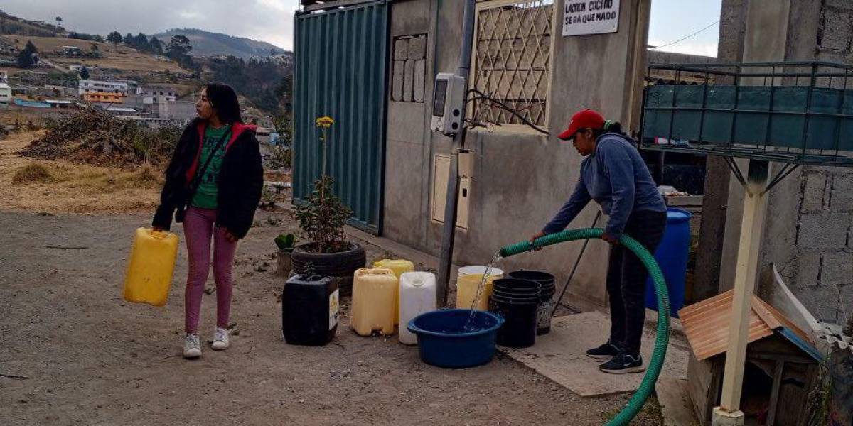 El pedido de usar adecuadamente el agua persiste en Quito y Cuenca por la grave sequía