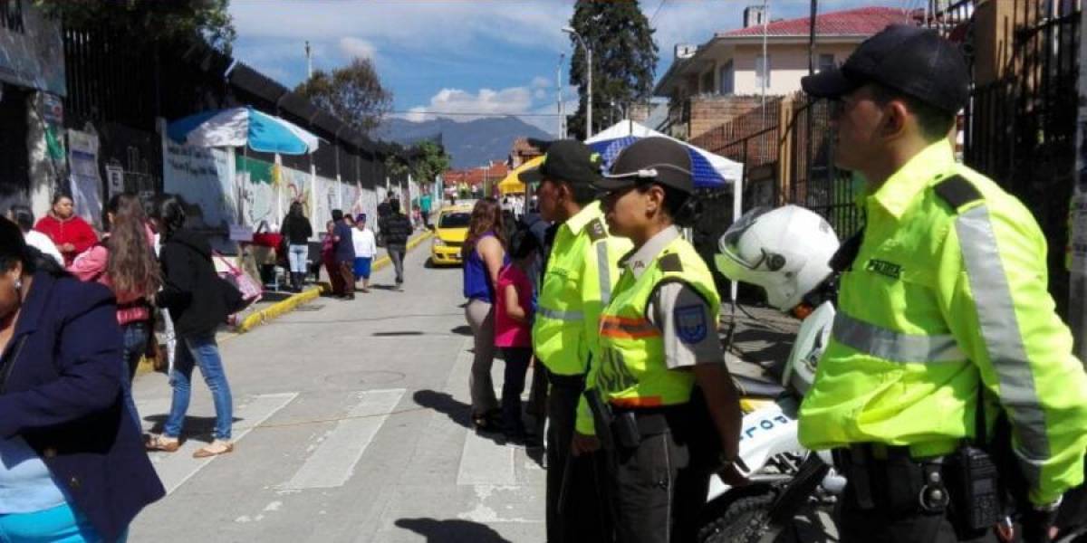 Elecciones Ecuador 2023: 59 000 policías darán seguridad en los comicios