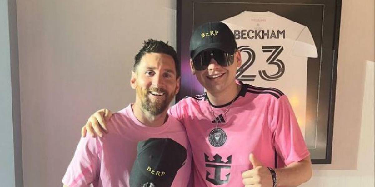 Bizarrap sin lentes ni gorra: el rostro del productor argentino al descubierto en un partido de Messi