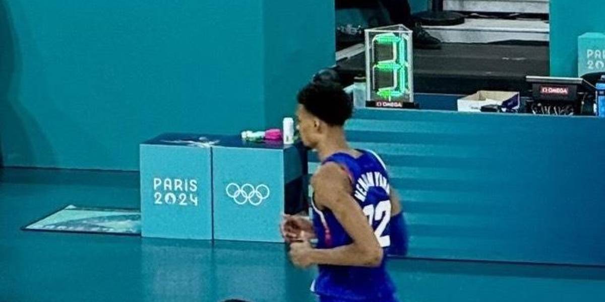 La imagen entre el jugador más alto y el más bajo de baloncesto olímpico