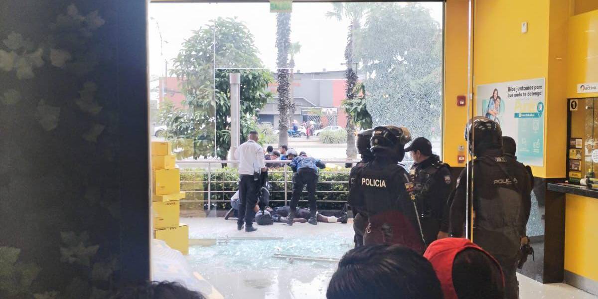 Guayaquil: Balacera afuera de un centro comercial dejó un herido