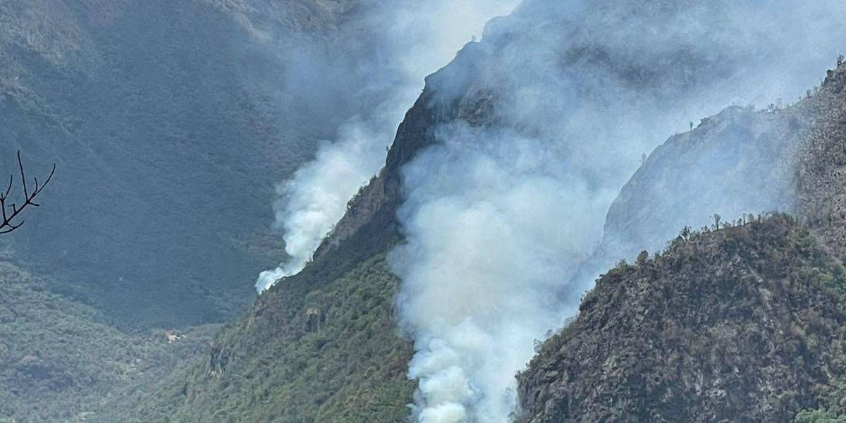 10 incendios forestales se mantienen activos en Loja y Azuay el 18 de noviembre