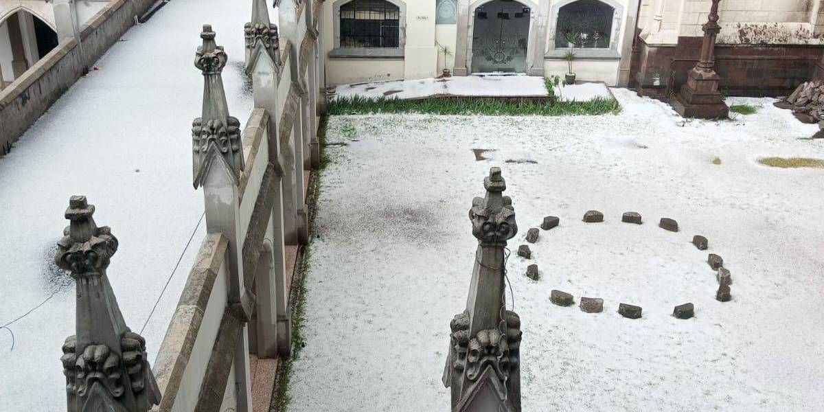 Quito: una fuerte lluvia con tormentas y granizo, la tarde de este miércoles 7 de agosto