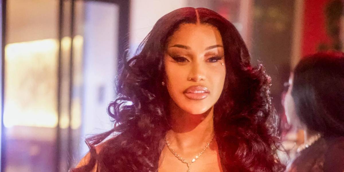 La rapera Cardi B fue internada de emergencia tras dar a luz a su tercer hijo