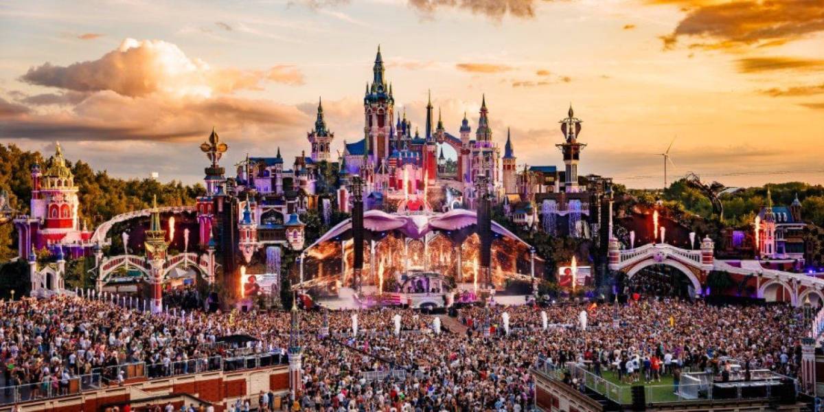 El Festival de Tomorrowland es multado por usar vasos no reutilizables