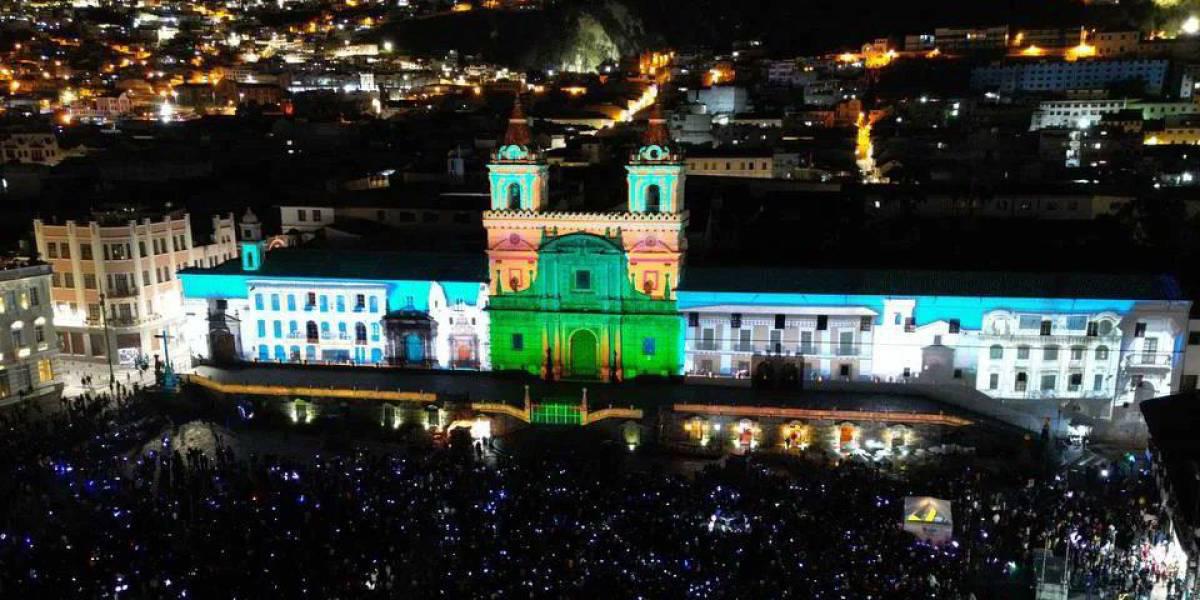 Quito: el concierto en la plaza de San Francisco se suspendió anoche por desorden y saturación de gente