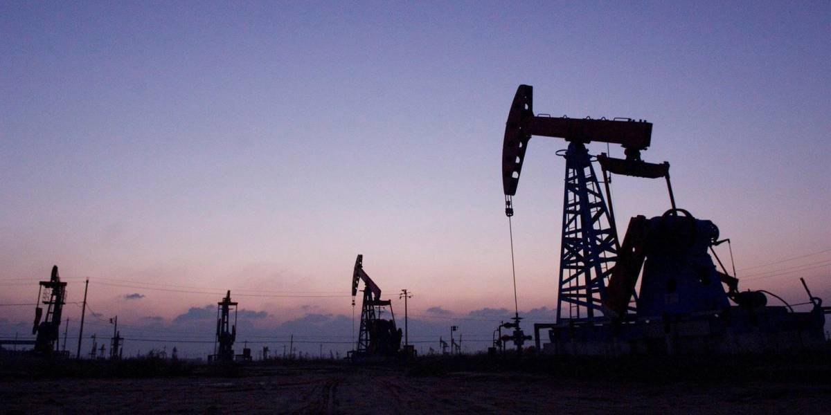 El petróleo de Texas cae por cuarto día consecutivo hasta USD 76,87 por barril