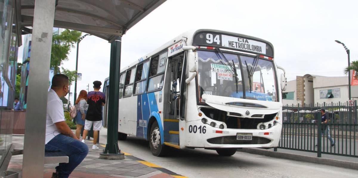 Aquiles Álvarez descarta por ahora un aumento del pasaje de transporte urbano en Guayaquil