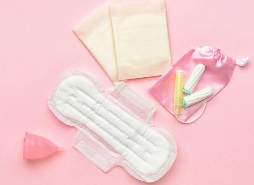 Imagen referencial de toallas sanitarias, protectores, tampones y copa menstrual.