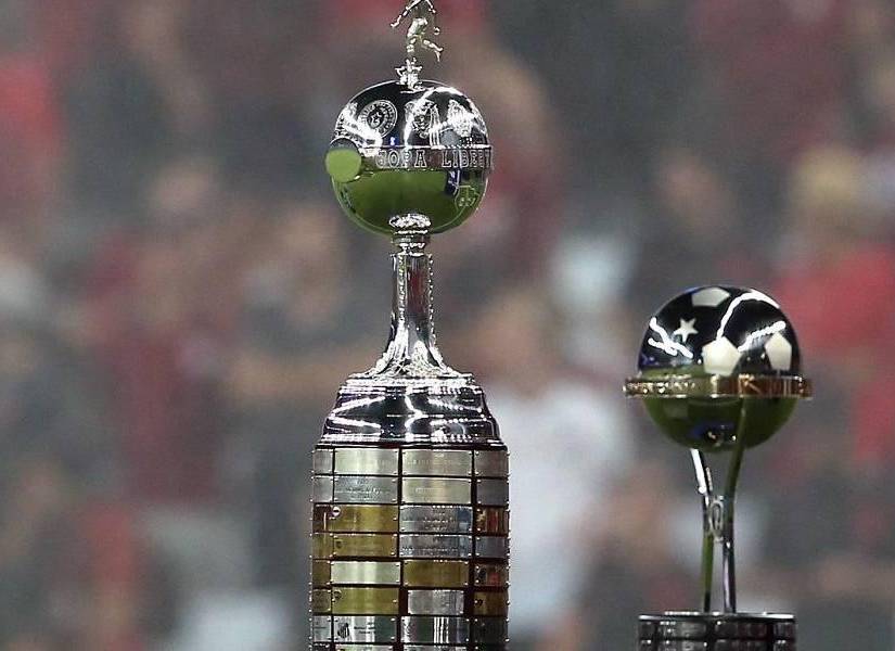 Trofeos de la Copa Libertadores y Sudamericana