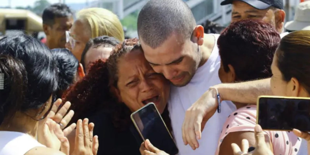 Las autoridades de Venezuela excarcelan a decenas de opositores detenidos tras las elecciones