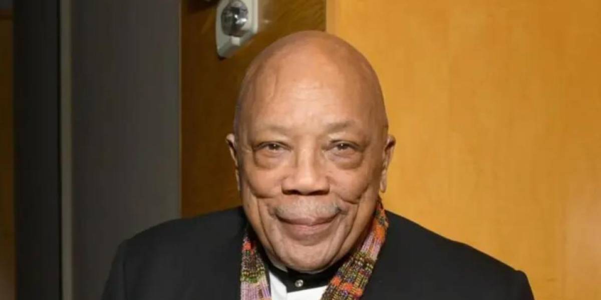 Muere Quincy Jones, el gigante de la música que produjo “Thriller” de Michael Jackson y trabajó con Frank Sinatra