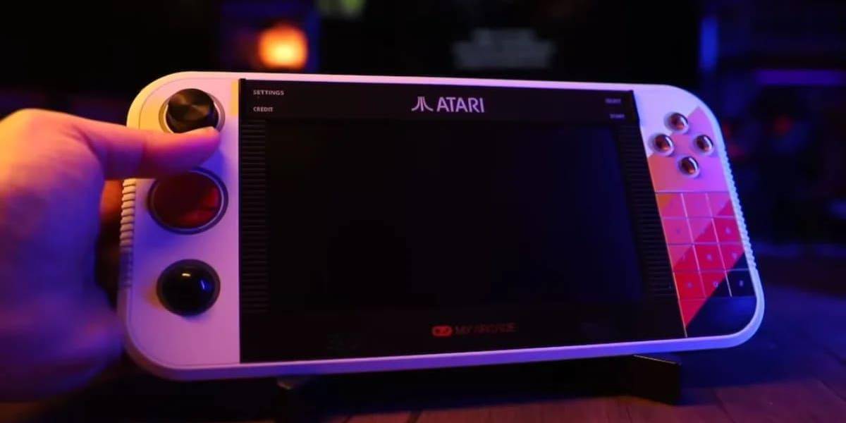 Atari regresa con su próxima consola de juegos clásicos portátil