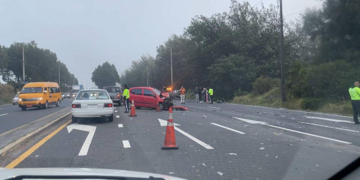 Siniestros de tránsito en la avenida Simón Bolívar dejan personas heridas y complican el flujo vehicular