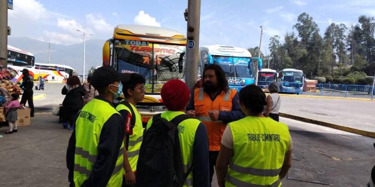 Quito: los infractores hacen tareas de servicio comunitario en Carcelén y otros puntos de la ciudad