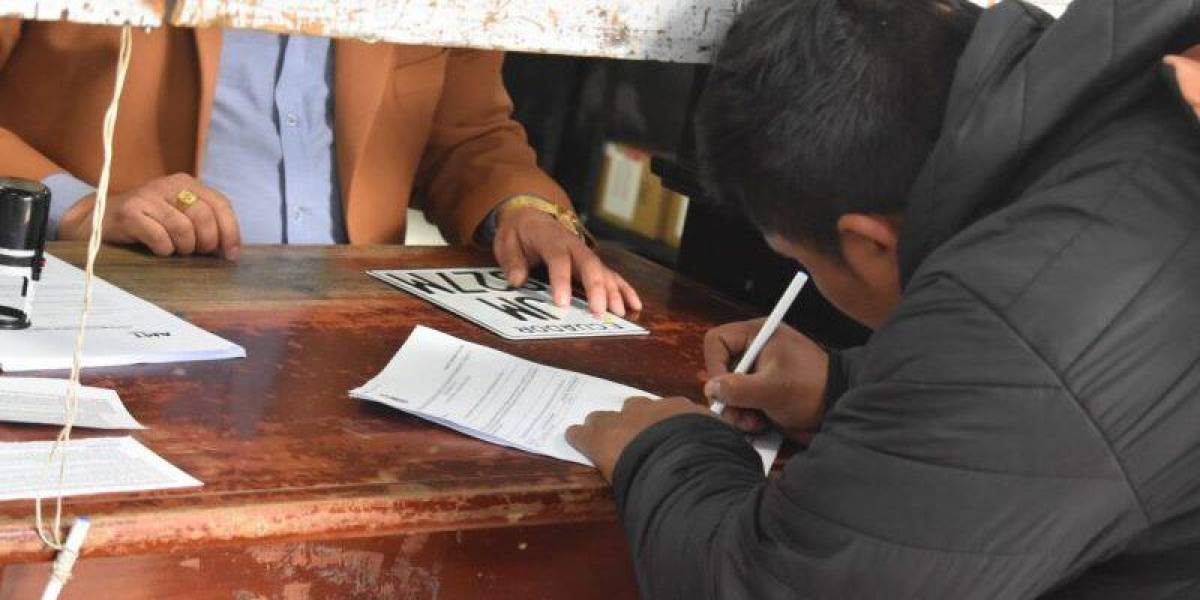 El trámite que debe seguir cuando las placas de su automóvil fueron clonadas