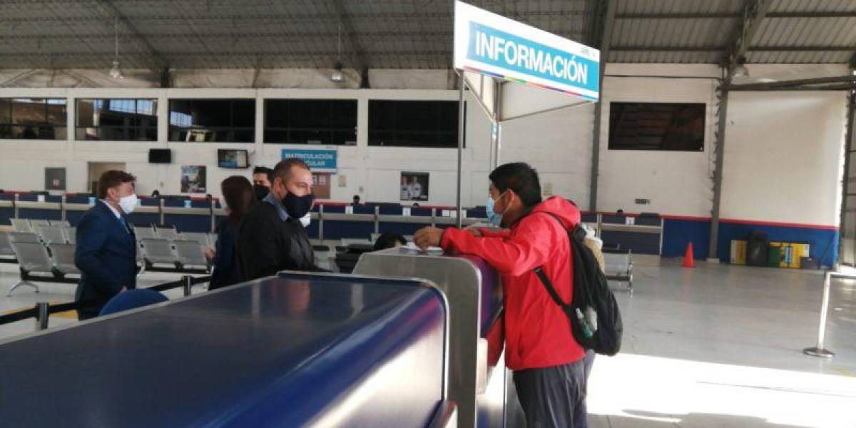 Quito: pasos para hacer la transferencia de dominio por posesión efectiva de un carro