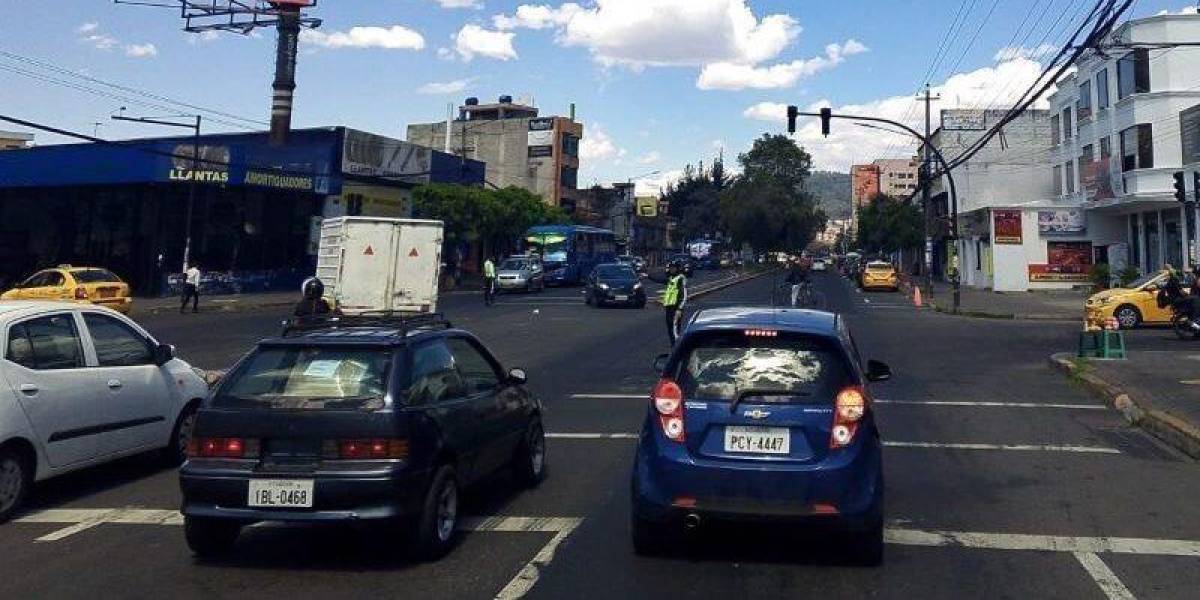 El Concejo Metropolitano aprobó resolución para reemplazar el sistema de energía en semáforos