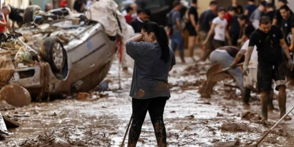 La situación “apocalíptica” en Paiporta, el epicentro de la tragedia en Valencia donde aún hay gente atrapada en sus casas