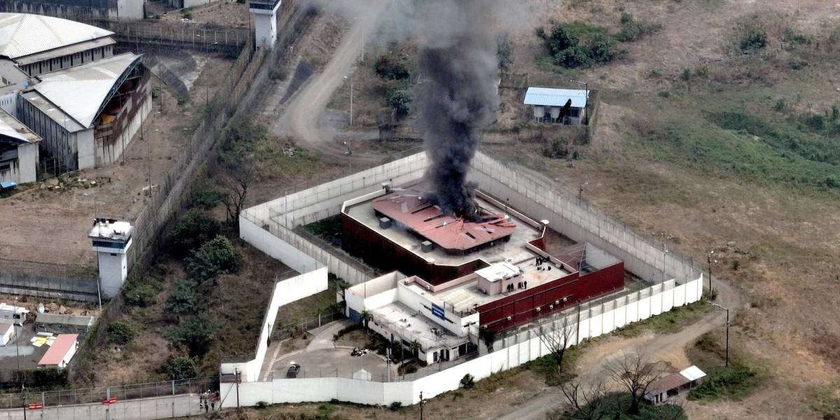 El dron cargado con explosivos estalla en la cárcel La Roca y daña el techo de la prisión