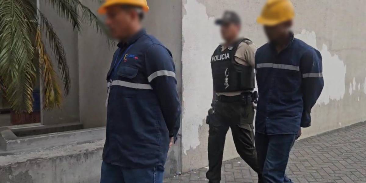 La Policía capturó a dos falsos funcionarios de CNEL en Guayaquil