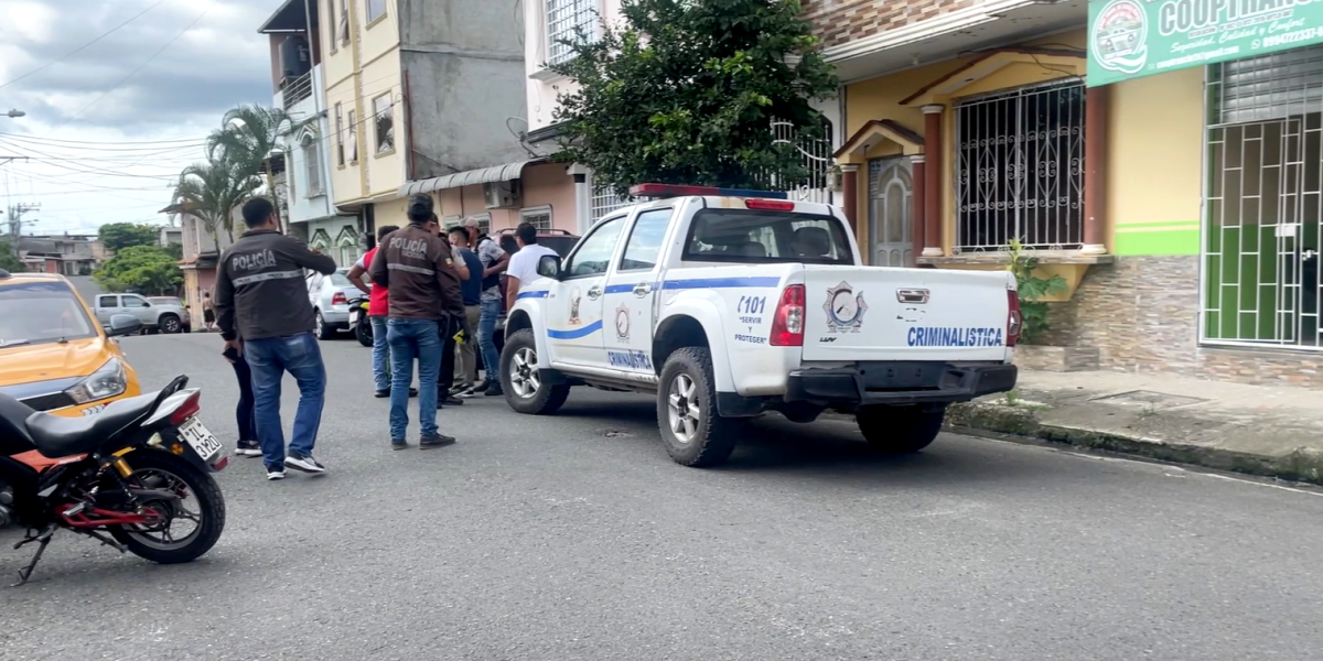Un policía que se resistió al robo de su carro fue asesinado en Quevedo