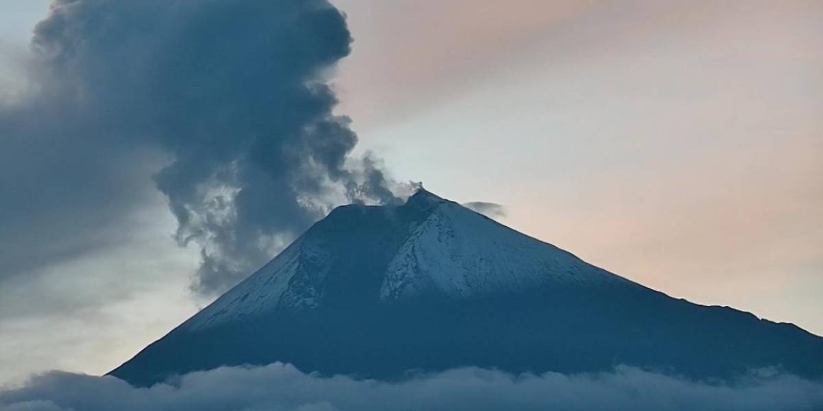 Una leve caída de ceniza en Guamote por la actividad del volcán Sangay