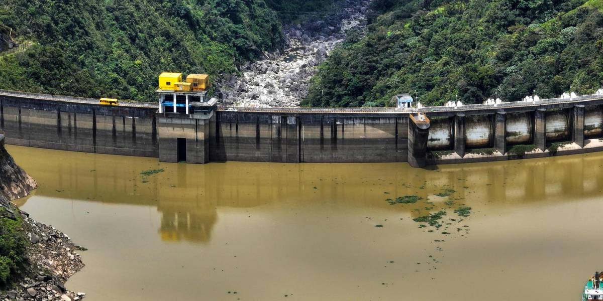 Ecuador firmó el contrato para construir el dique fluvial que frenará la erosión en el Río Coca