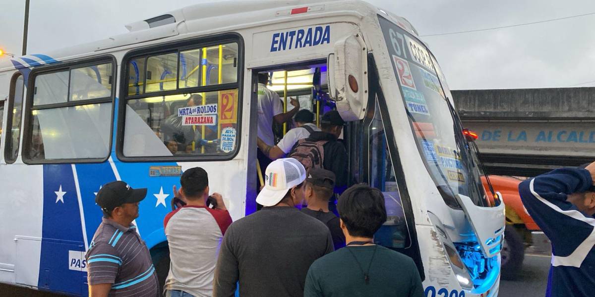 El motivo principal del paro de transportistas en Guayaquil: la pérdida de cinco centavos por pasaje