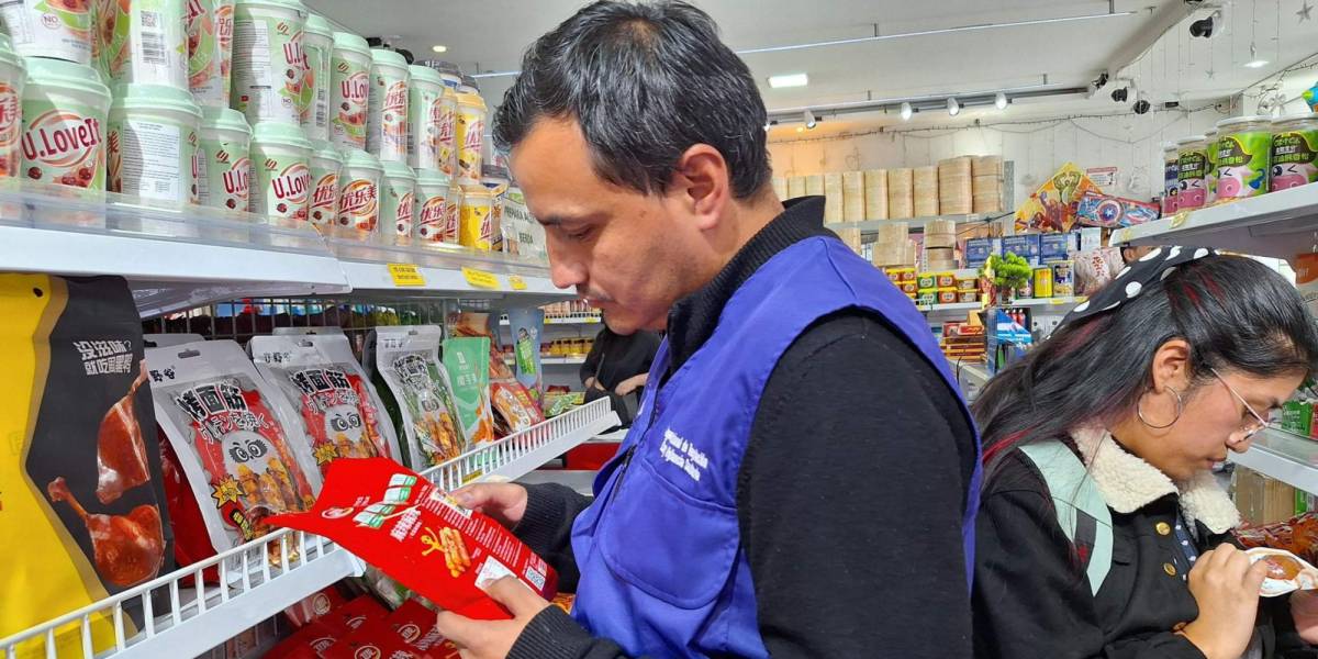 La Arcsa decomisa en Quito 3 500 productos chinos que no contaban con notificación sanitaria