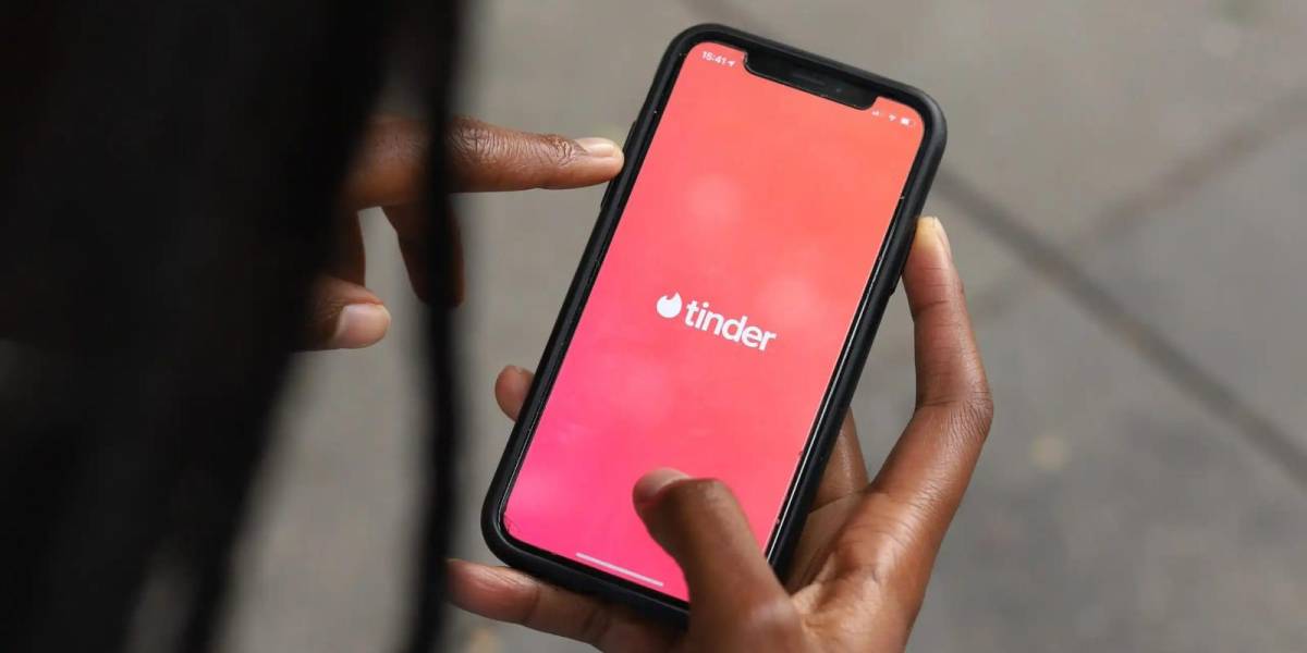 Estafa millonaria tras un romance por Tinder: Hombre engañó a su pareja con USD 16 millones