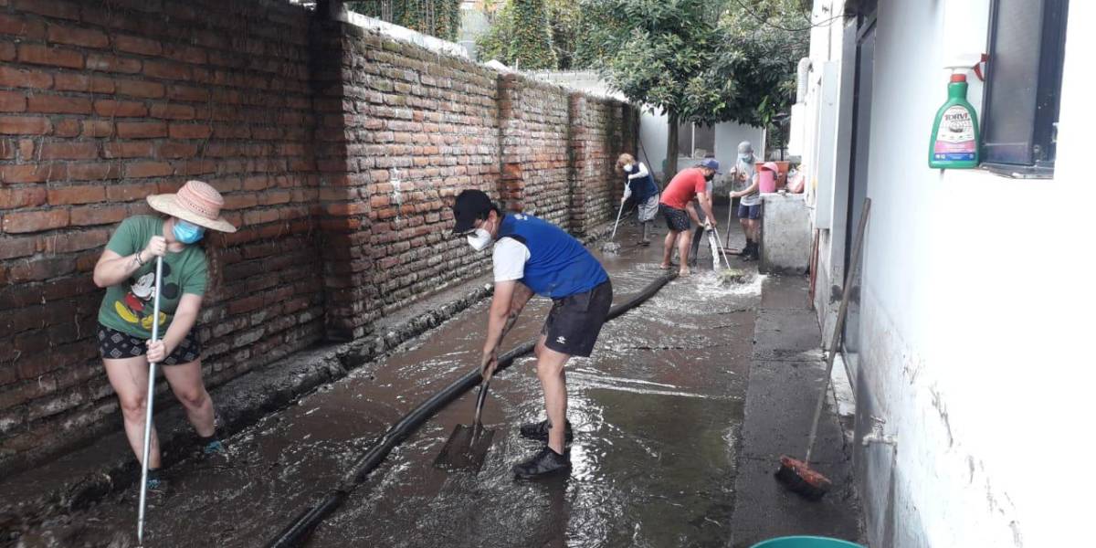 Fuertes lluvias causan desbordamiento de río San Pedro y Tinajillas