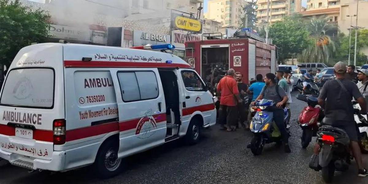 Una nueva ola de explosiones de walkie-talkies en Líbano deja al menos 14 muertos mientras Israel anuncia una nueva fase en la guerra