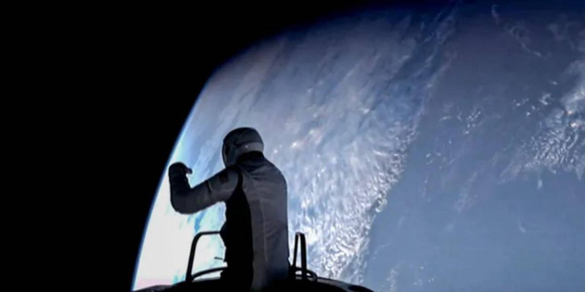 El primer paseo espacial privado de los astronautas de SpaceX