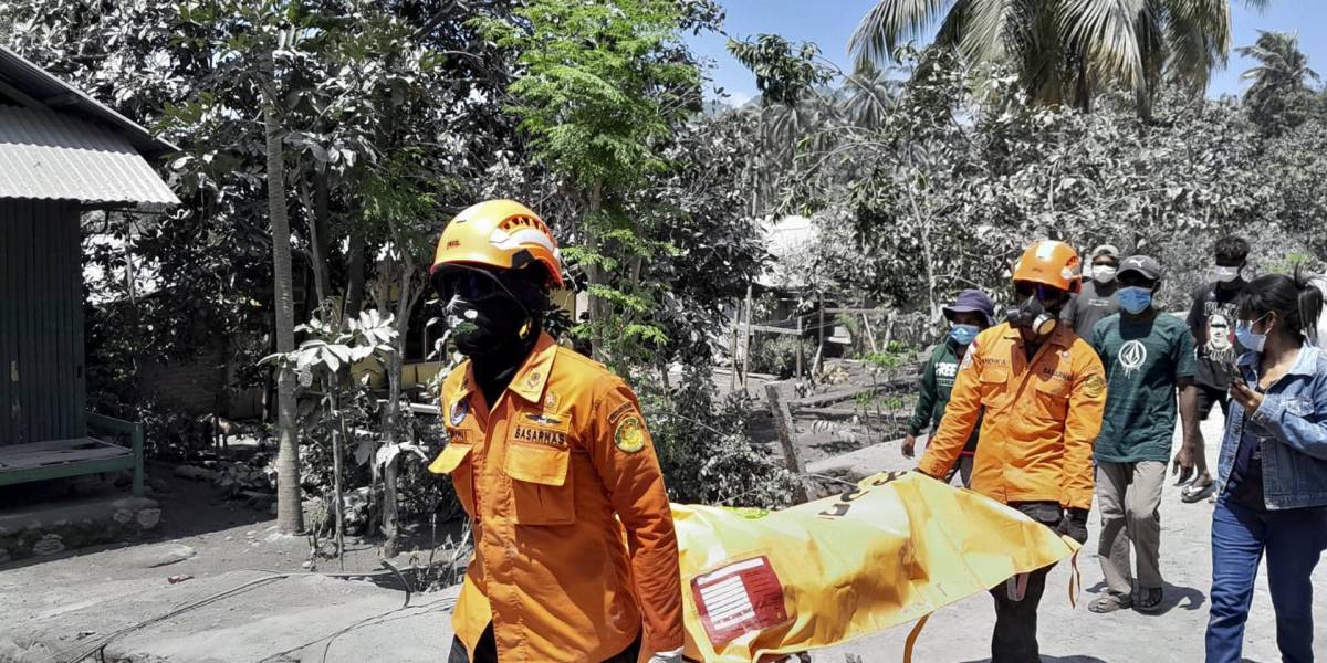 Al menos nueve muertos por la erupción del volcán Lewotobi Laki-Laki en Indonesia