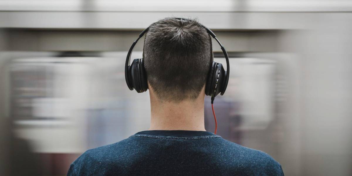 El abuso de auriculares y el ruido del tráfico aumentan el riesgo de sordera