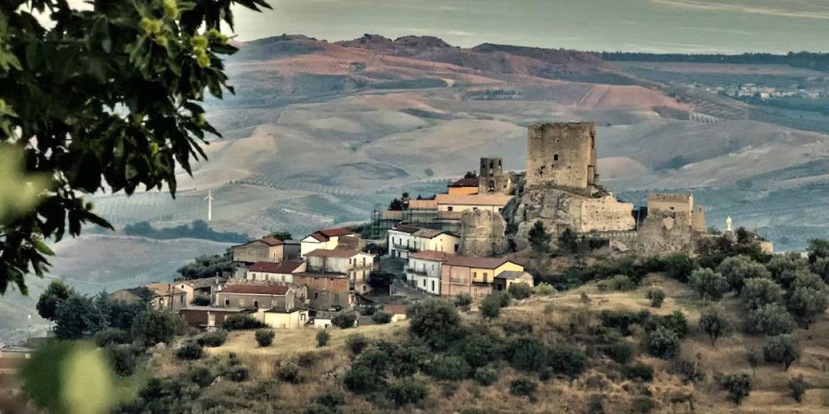 Belcastro: el pueblo italiano que prohíbe a su población enfermarse