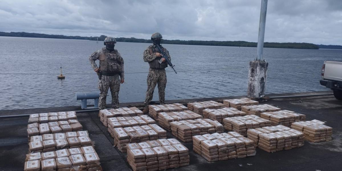 Cerca de una tonelada de droga, valorada en USD 10 millones, fue decomisada en Esmeraldas