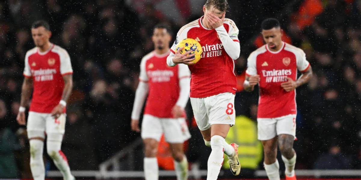 Jugadores del Arsenal lamentando la derrota.