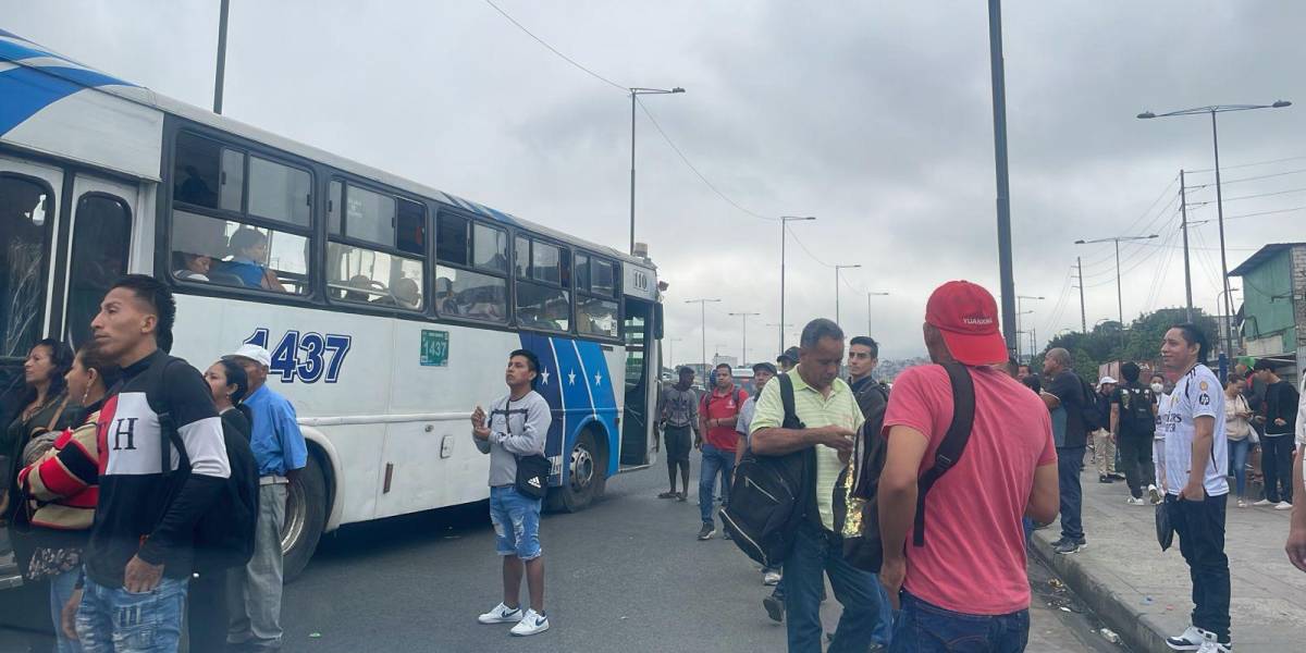 Guayaquil amanece con paro parcial de transportistas urbanos